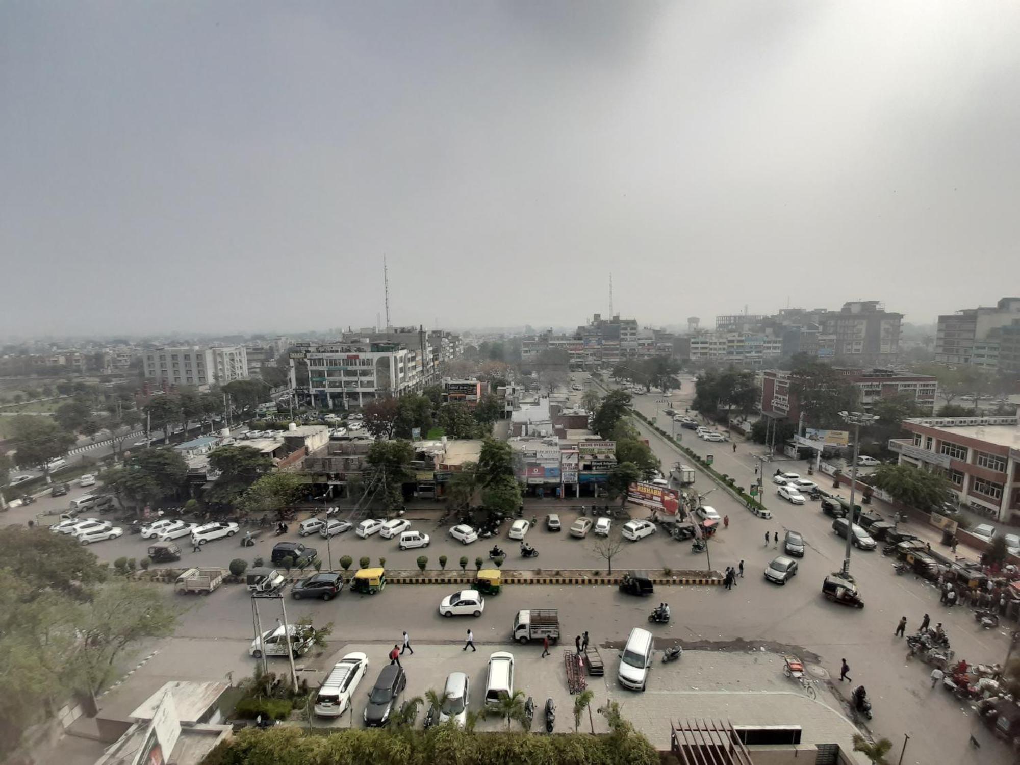 فندق هوليداي إن أمريتسار رانجيت أفينو المظهر الخارجي الصورة